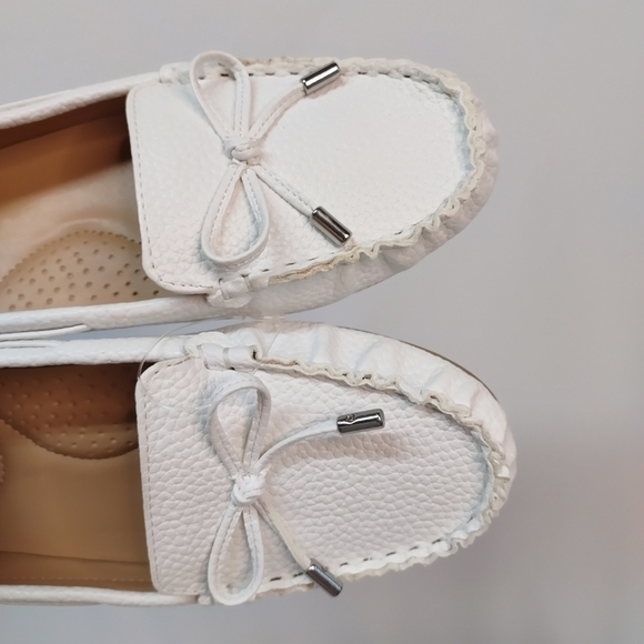 Cushion Walk by Avon Women's White Slip-On Loafers Size 6 NWOT - Picture 5 of 9